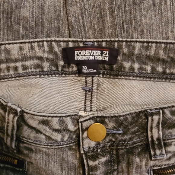 Forever 21 - Picture 16 of 16